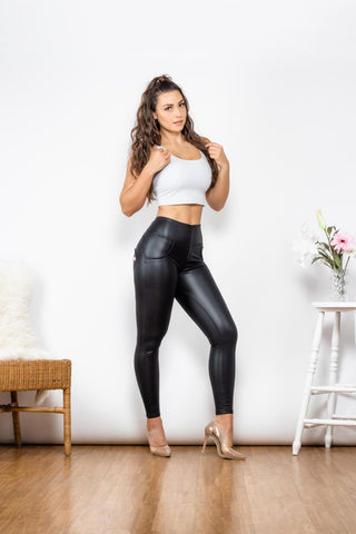 Shascullfites Full Size PU Leather Zip Detail Leggings